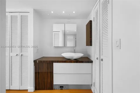11 Island Avenue Miami Beach FL 33139