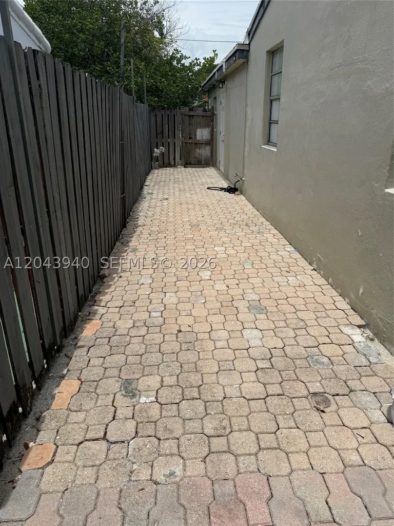 1947 Garfield Street Hollywood FL 33020