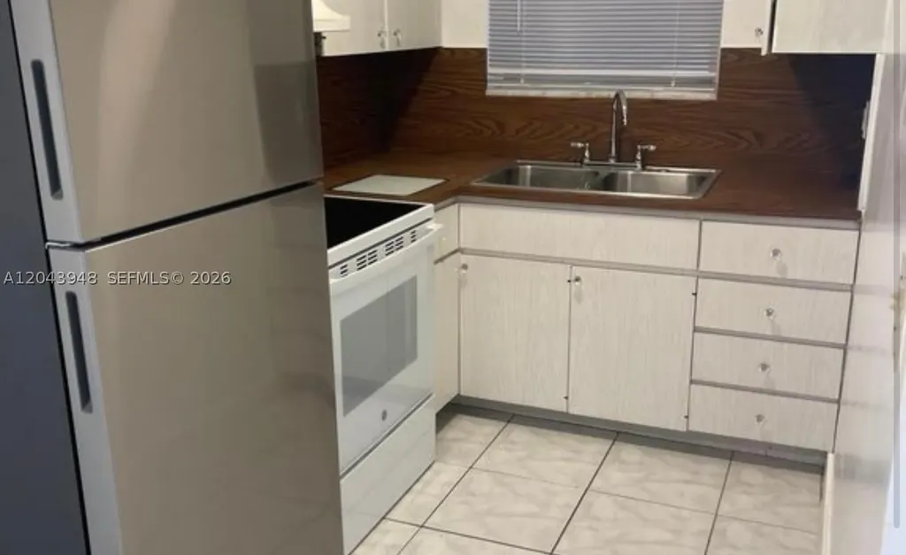 400 SE 9th Court Hallandale Beach FL 33009