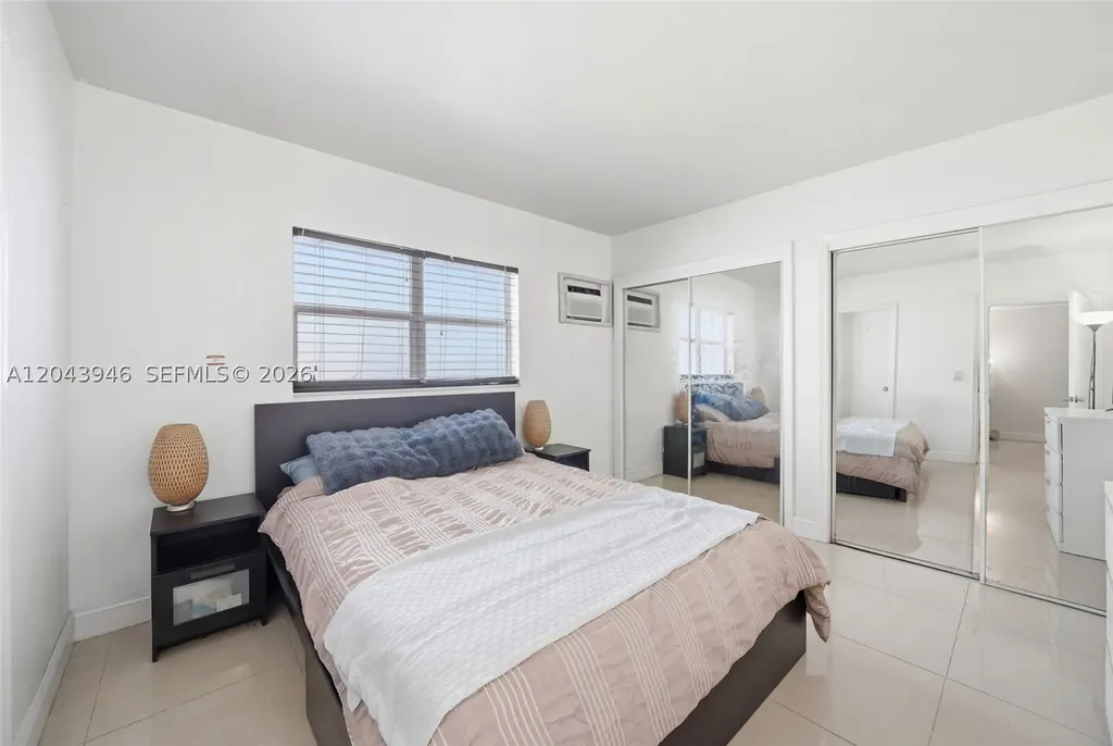 1100 NE 9th Avenue Fort Lauderdale FL 33304
