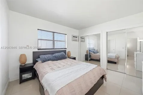 1100 NE 9th Avenue Fort Lauderdale FL 33304
