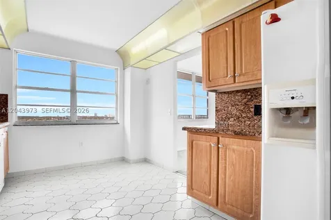 2851 NE 183rd Street Aventura FL 33160