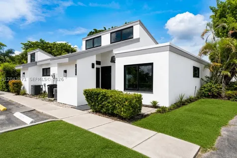 1709 NW 72nd Avenue Plantation FL 33313