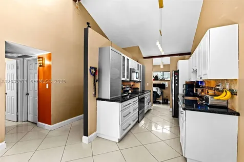 1709 NW 72nd Avenue Plantation FL 33313