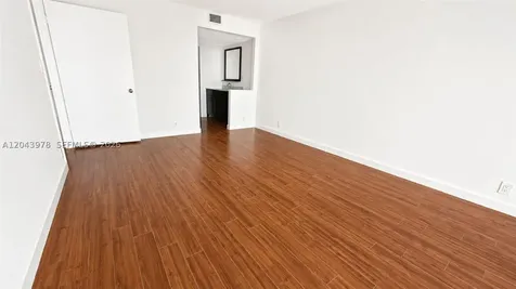 1901 Brickell Avenue Miami FL 33129