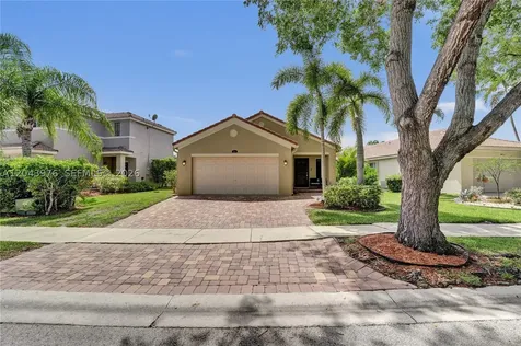 4444 Dogwood Circle Weston FL 33331
