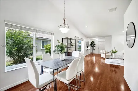 4444 Dogwood Circle Weston FL 33331