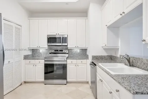 888 Brickell Key Drive Miami FL 33131