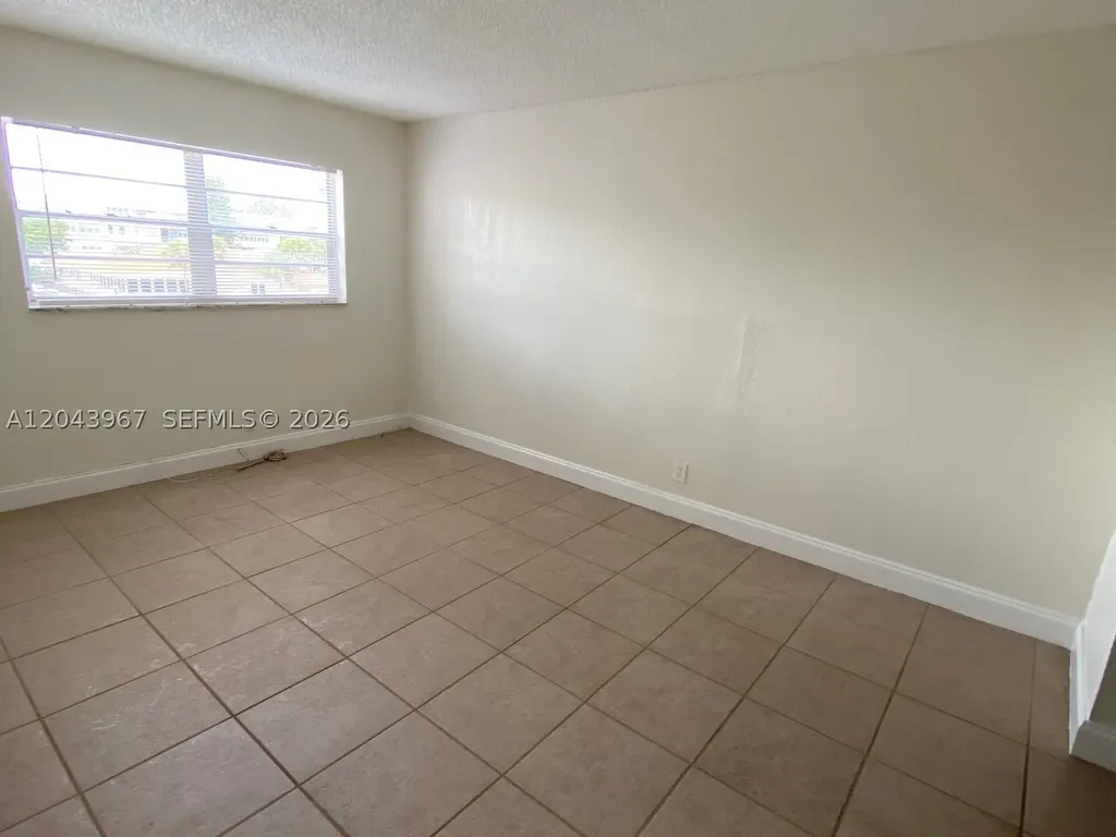 2775 Taft Street Hollywood FL 33020
