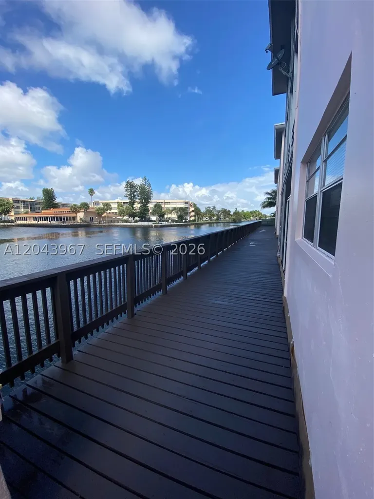 2775 Taft Street Hollywood FL 33020