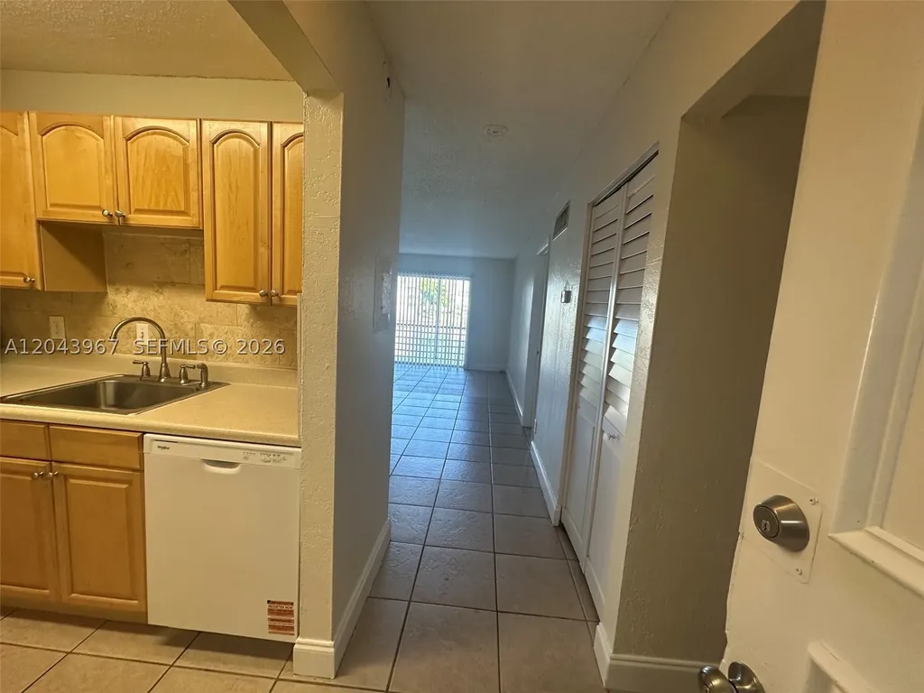 2775 Taft Street Hollywood FL 33020