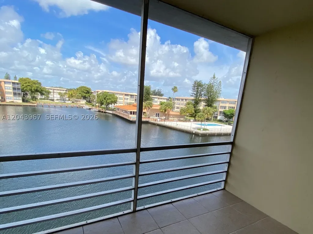 2775 Taft Street Hollywood FL 33020