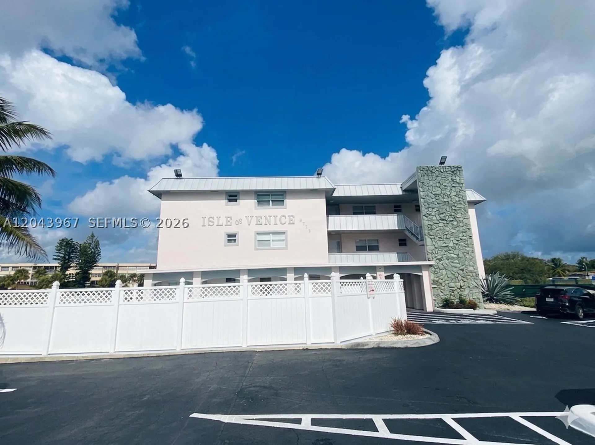 2775 Taft Street Hollywood FL 33020
