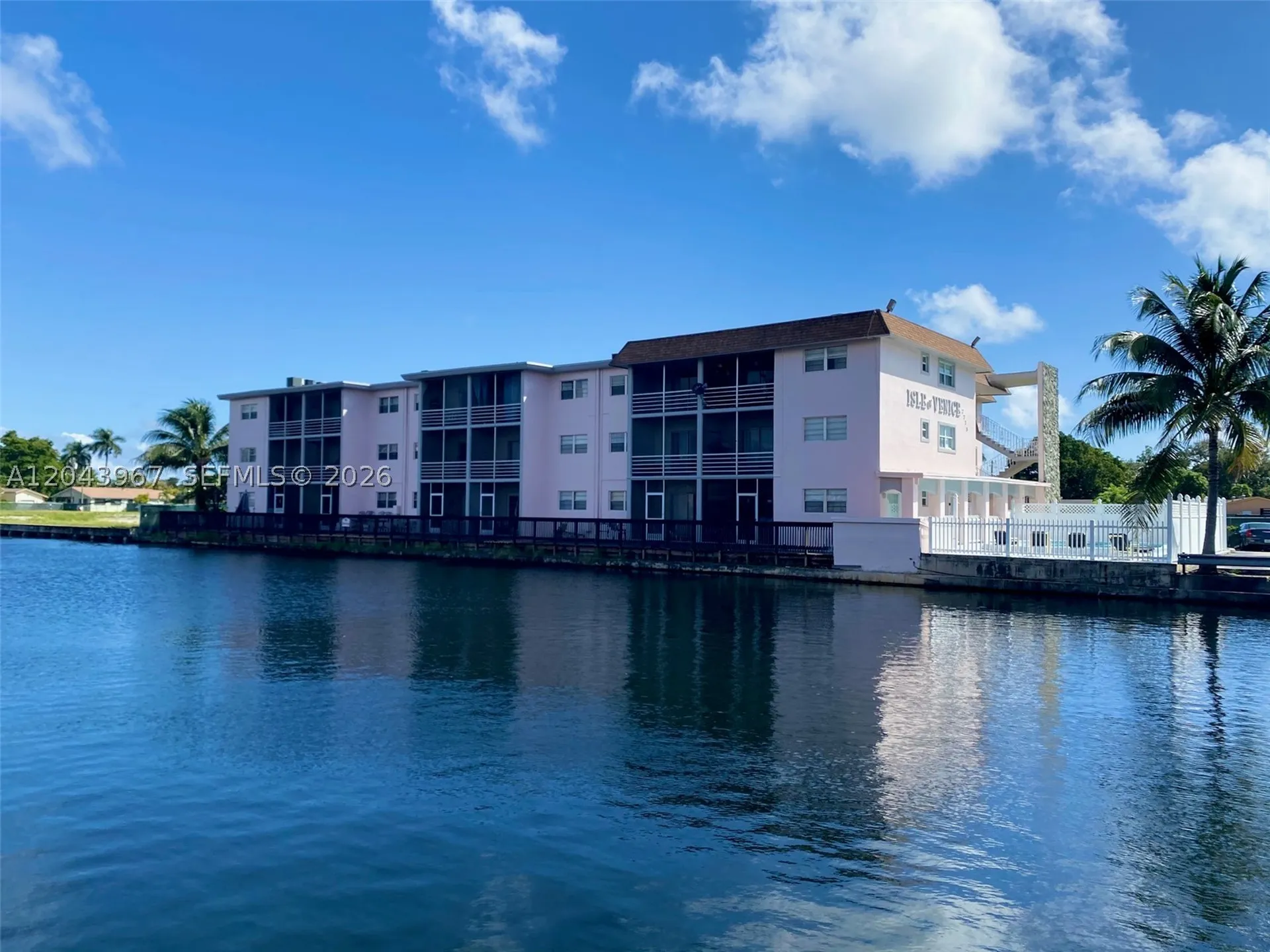 2775 Taft Street Hollywood FL 33020