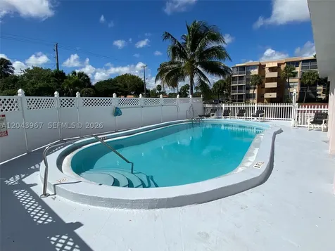 2775 Taft Street Hollywood FL 33020