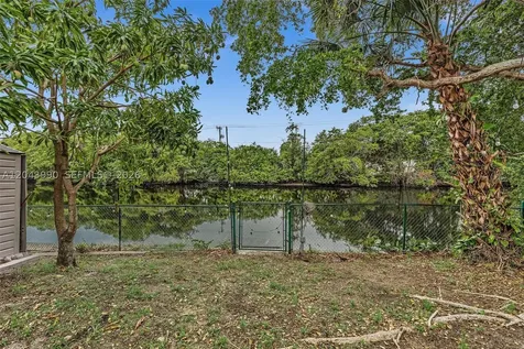 1800 NW 3rd Court Fort Lauderdale FL 33311