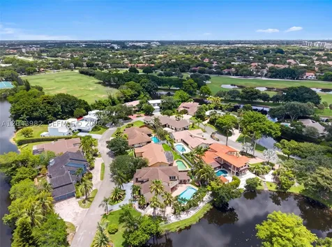962 SW 93rd Terrace Plantation FL 33324