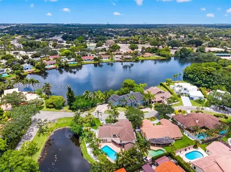 962 SW 93rd Terrace Plantation FL 33324