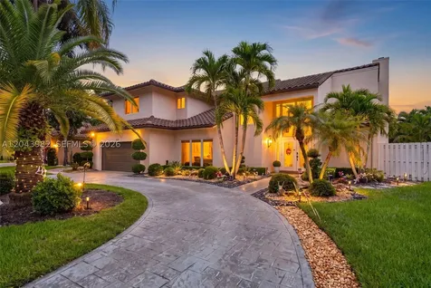 962 SW 93rd Terrace Plantation FL 33324