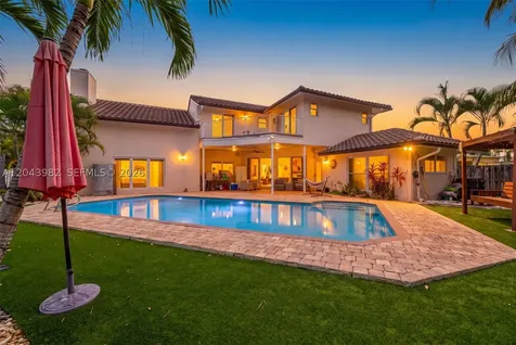 962 SW 93rd Terrace Plantation FL 33324