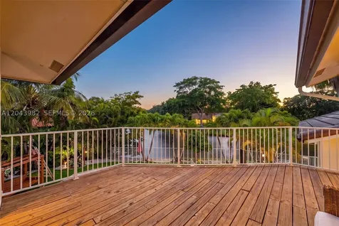 962 SW 93rd Terrace Plantation FL 33324