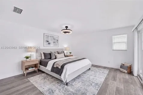 962 SW 93rd Terrace Plantation FL 33324