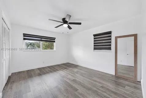 962 SW 93rd Terrace Plantation FL 33324