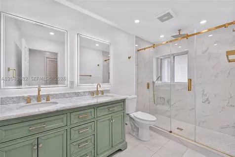 962 SW 93rd Terrace Plantation FL 33324