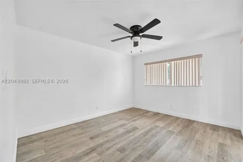 962 SW 93rd Terrace Plantation FL 33324