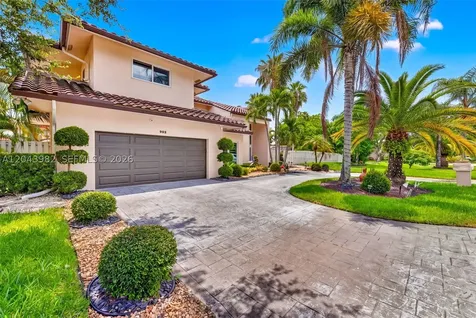 962 SW 93rd Terrace Plantation FL 33324