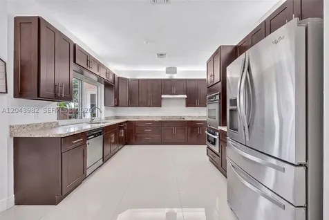962 SW 93rd Terrace Plantation FL 33324