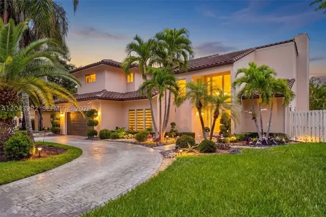 962 SW 93rd Terrace Plantation FL 33324