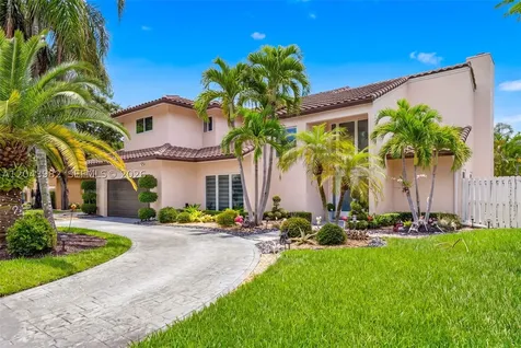 962 SW 93rd Terrace Plantation FL 33324