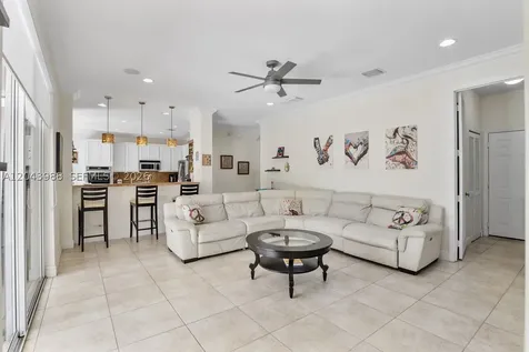 3904 W Gardenia Avenue Weston FL 33332