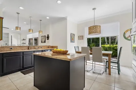 3904 W Gardenia Avenue Weston FL 33332