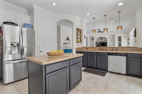 3904 W Gardenia Avenue Weston FL 33332