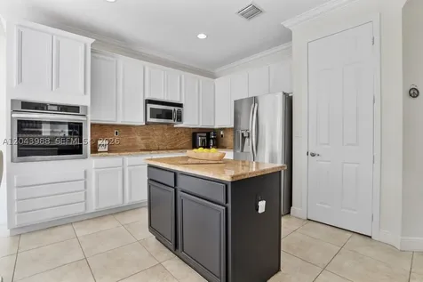 3904 W Gardenia Avenue Weston FL 33332