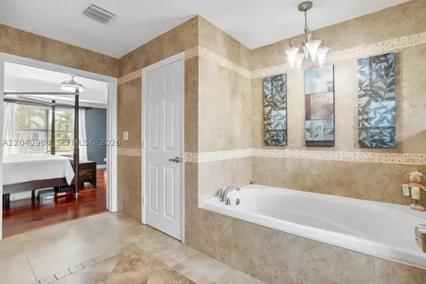 3904 W Gardenia Avenue Weston FL 33332