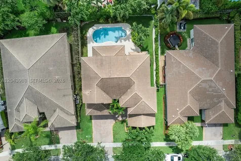 3904 W Gardenia Avenue Weston FL 33332