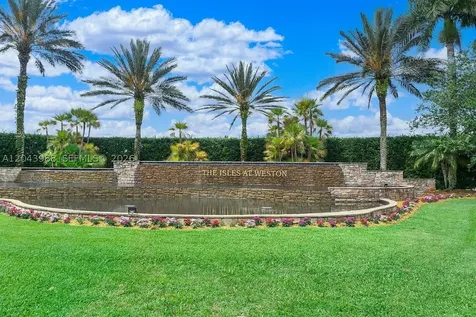 3904 W Gardenia Avenue Weston FL 33332
