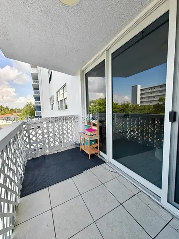400 NE 12th Avenue Hallandale Beach FL 33009