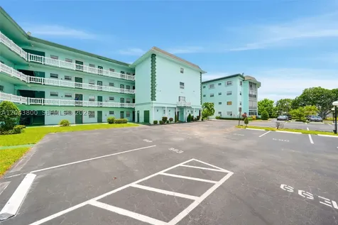 4141 NW 44th Avenue Lauderdale Lakes FL 33319