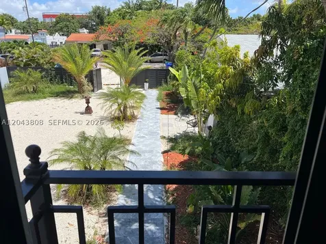 2134 SW 11th Street Miami FL 33135