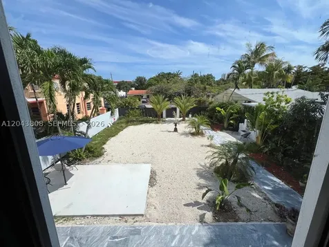 2134 SW 11th Street Miami FL 33135