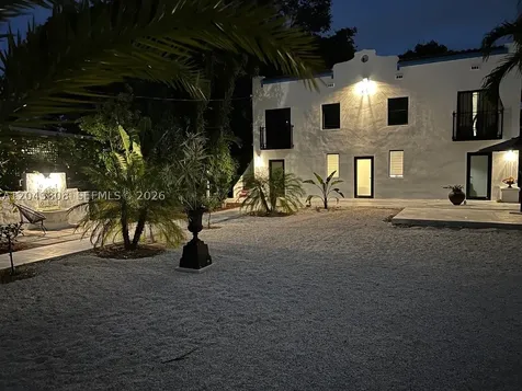 2134 SW 11th Street Miami FL 33135