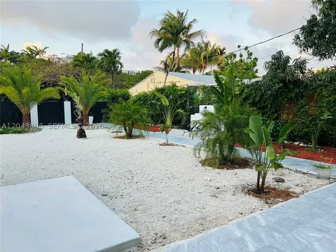 2134 SW 11th Street Miami FL 33135