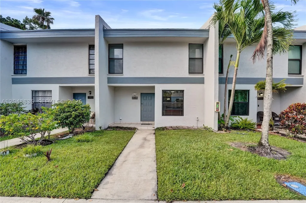 9220 NW 14th Street Pembroke Pines FL 33024