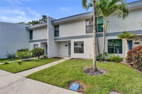9220 NW 14th Street Pembroke Pines FL 33024