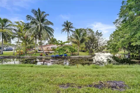 9220 NW 14th Street Pembroke Pines FL 33024