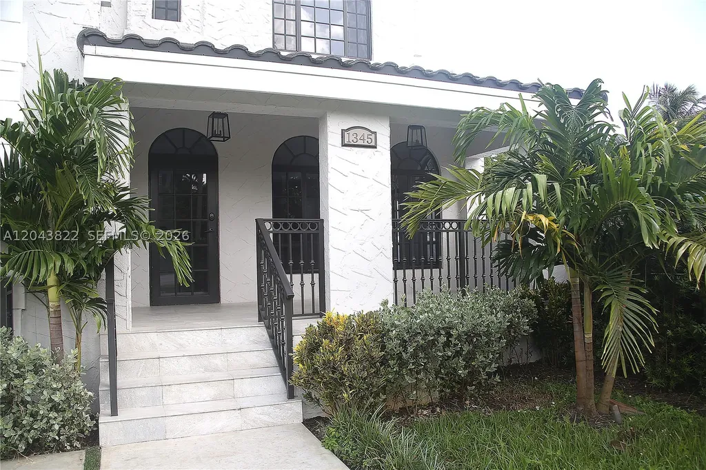 1345 Hollywood Boulevard Hollywood FL 33019